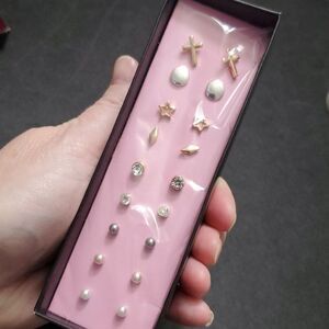 *Sale* Avon nine pair earring set